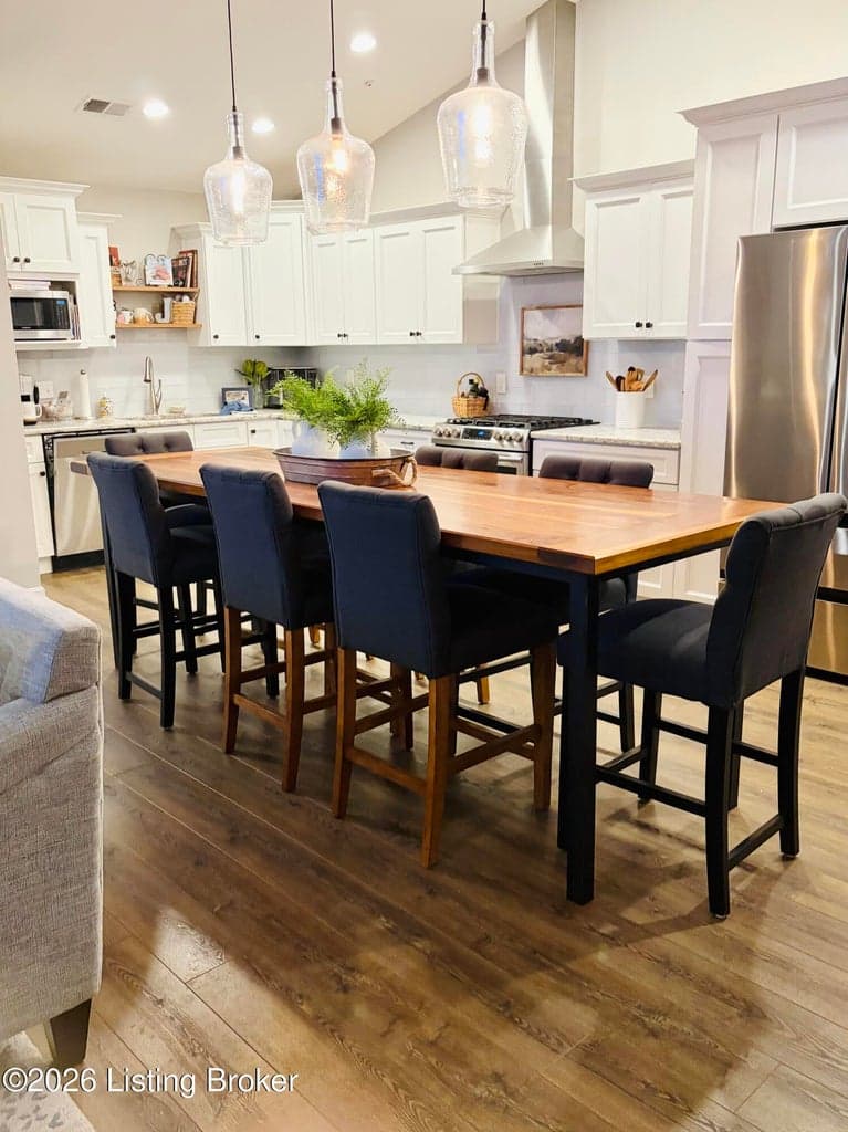 1277 Parkway Gardens Ct, Louisville - photo 1 of 27