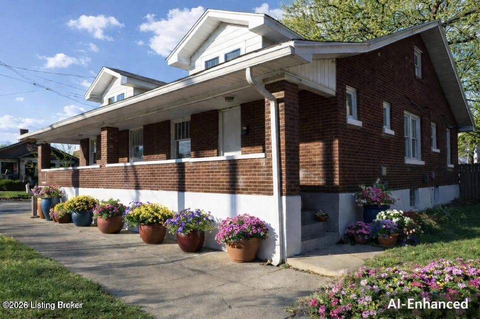 221 Woodlawn Ave, Louisville - photo 1 of 27