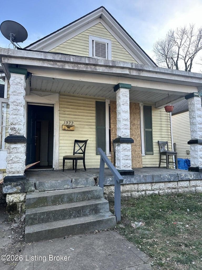 1922 Rowan St, Louisville - photo 1 of 27
