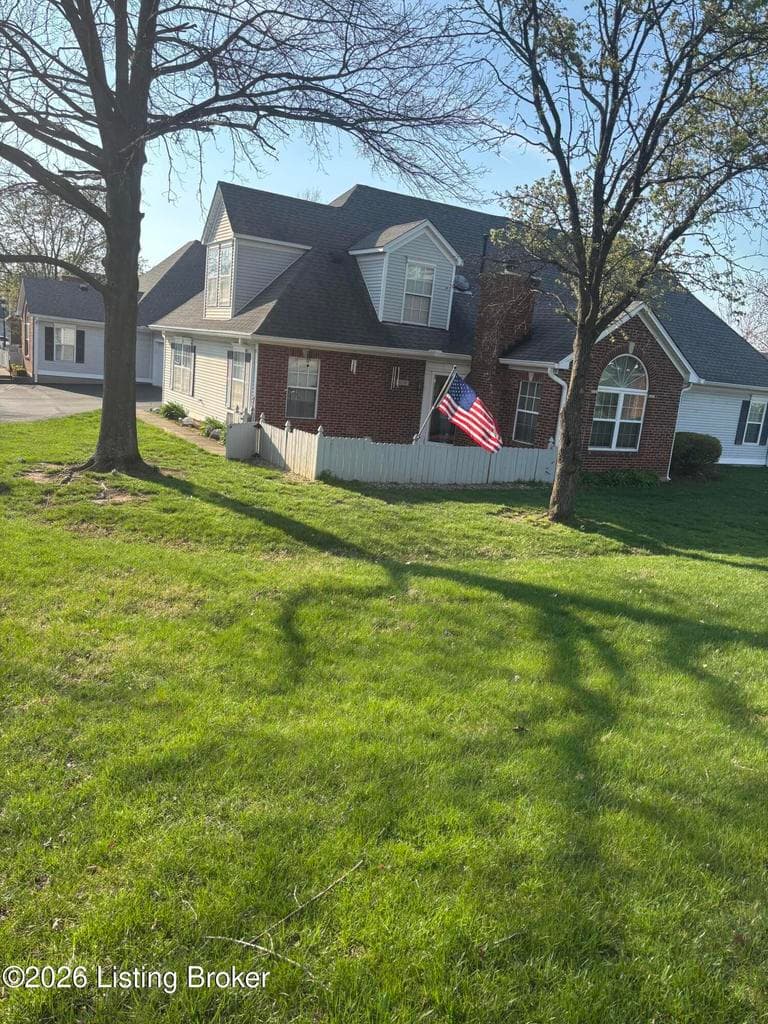 8120 Meadowgreen Pl, Louisville - photo 1 of 25