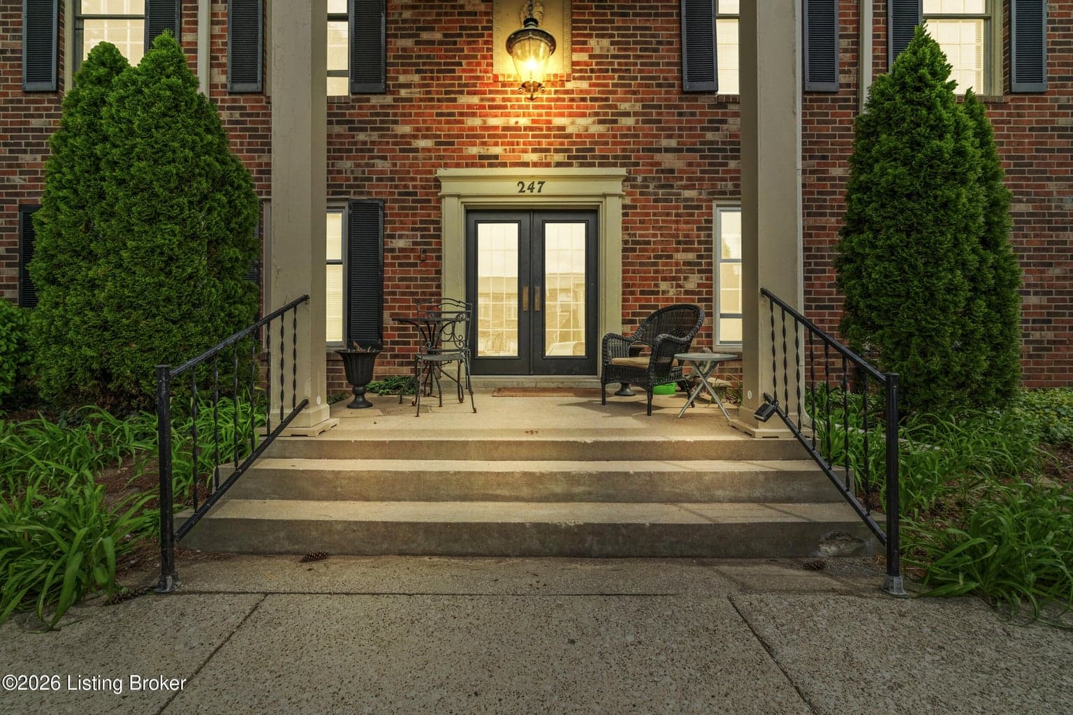 247 Stonehenge Dr, Louisville - photo 1 of 33