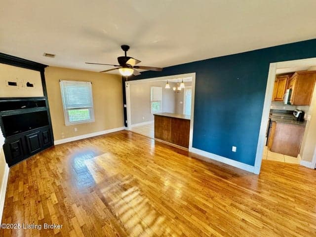 6374 Mackville Rd, Springfield - photo 2 of 25