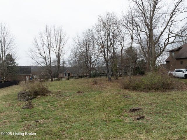 7202 Star Barn Ln, Crestwood - photo 2 of 12