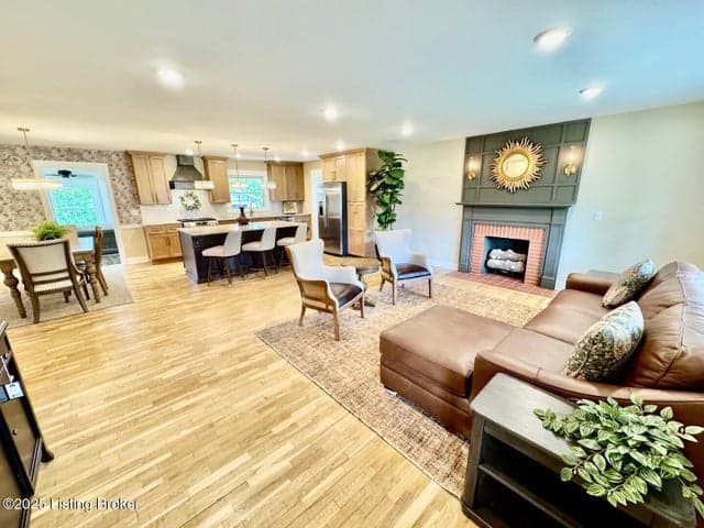 879 Lebanon Rd, Springfield - photo 5 of 54