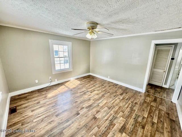 55 Green St, Springfield - photo 3 of 23