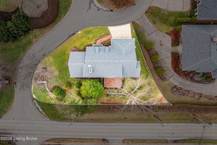 401 Stonehaven Commons Ct, Louisville - photo 4 of 46