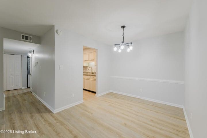 802 Highwood Dr, Louisville - photo 4 of 21