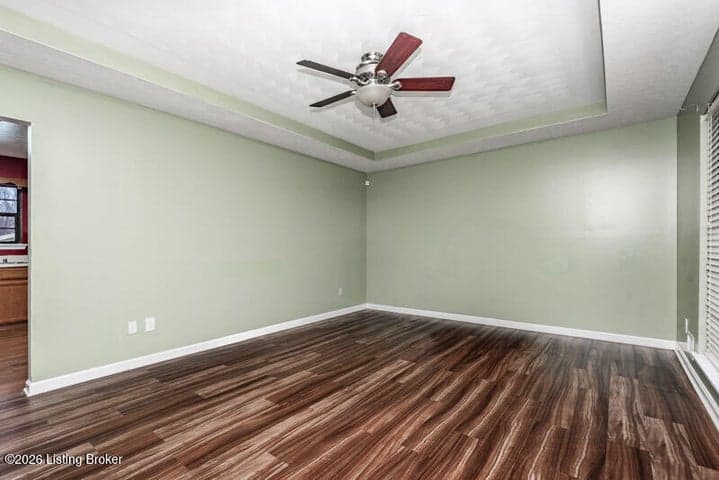 5935 Midnight Ln, Louisville - photo 5 of 23