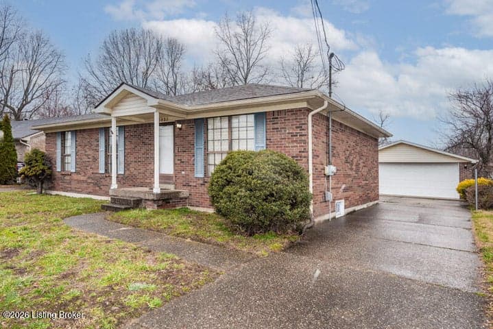 5935 Midnight Ln, Louisville - photo 2 of 23