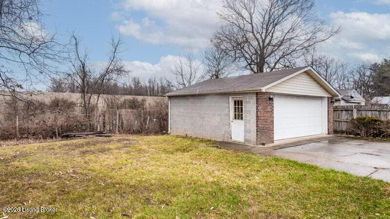 5935 Midnight Ln, Louisville - photo 4 of 23