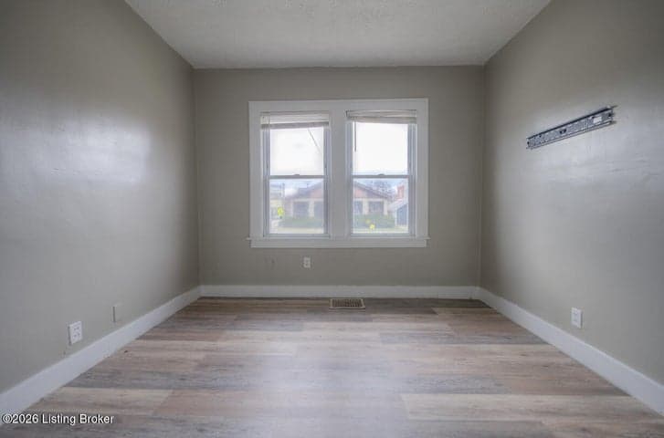 221 Woodlawn Ave, Louisville - photo 4 of 27