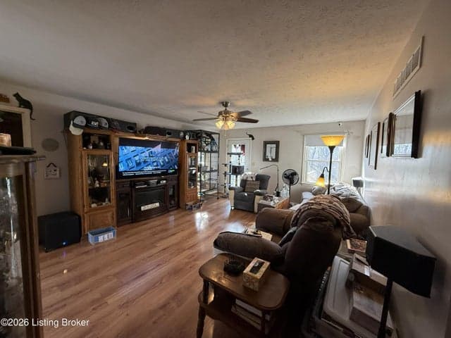 104 Thomas St, Frankfort - photo 4 of 17