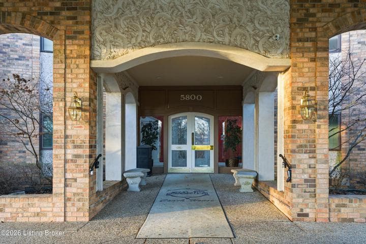 5800 Coach Gate Wynde, Louisville - photo 5 of 53