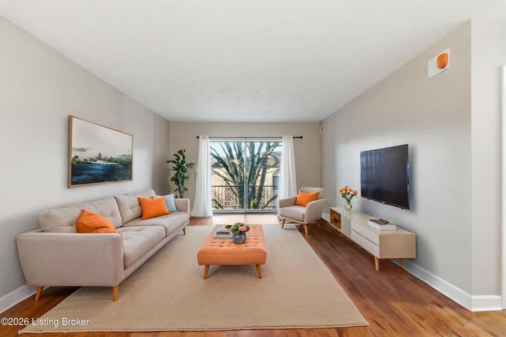 5800 Coach Gate Wynde, Louisville