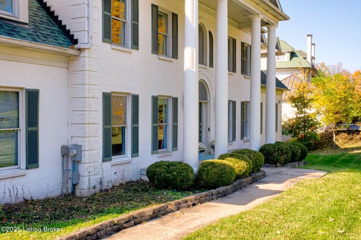 1730 Cherokee Terrace, Louisville - photo 2 of 74