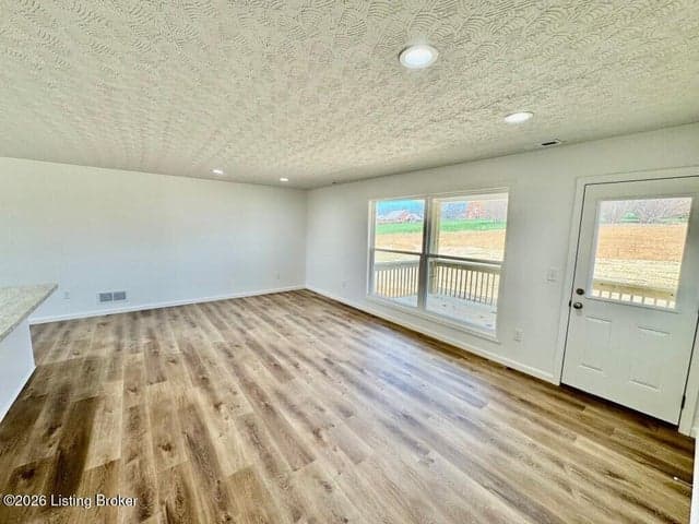 140 Brookside Dr, Springfield - photo 2 of 34