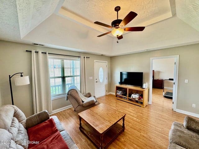 215 Oak Dr, Springfield - photo 3 of 22