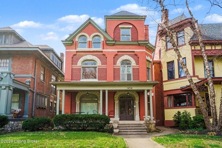 1456 Saint James Ct, Louisville