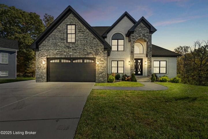 12319 Vanherr Dr, Louisville - photo 2 of 62