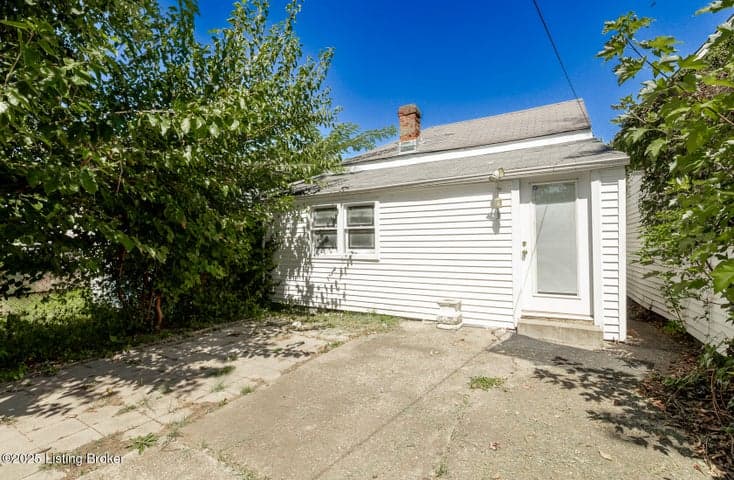 2836 Garfield Ave, Louisville - photo 5 of 38