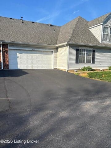 8120 Meadowgreen Pl, Louisville - photo 4 of 25