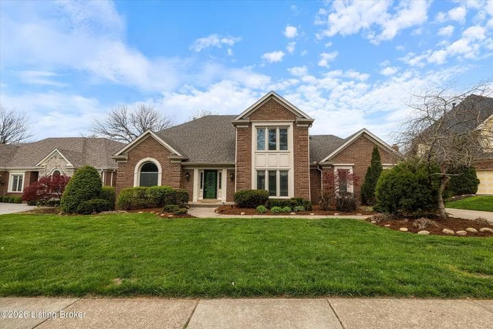 903 Lake Forest Pkwy, Louisville