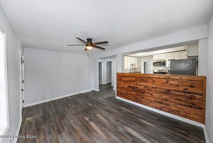 3907 Peachtree Ave, Louisville - photo 4 of 35