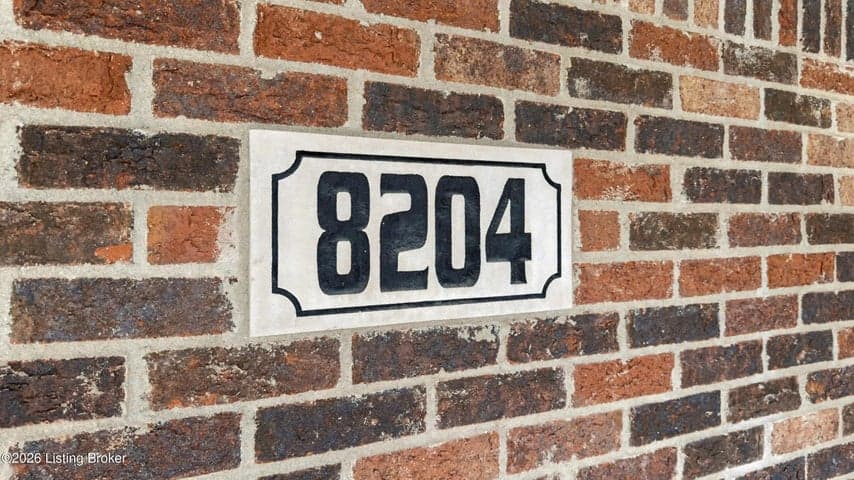 8204 Delta Cir, Louisville - photo 4 of 30