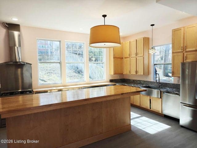 1854 Trevilian Way, Louisville - photo 3 of 35