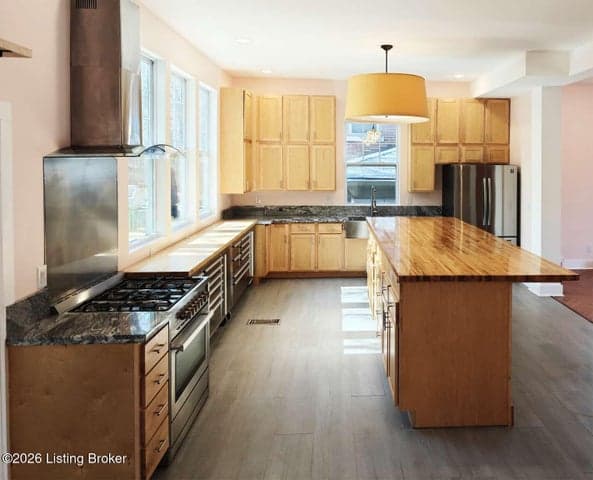 1854 Trevilian Way, Louisville - photo 4 of 35