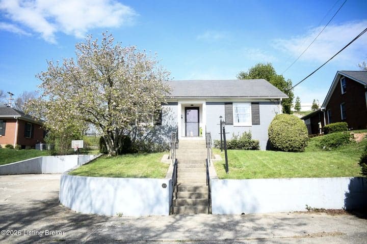 104 Reservoir Rd, Frankfort - photo 2 of 52