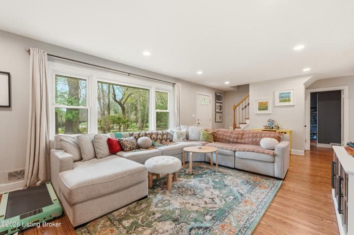 611 Rudy Ln, Louisville - photo 5 of 48