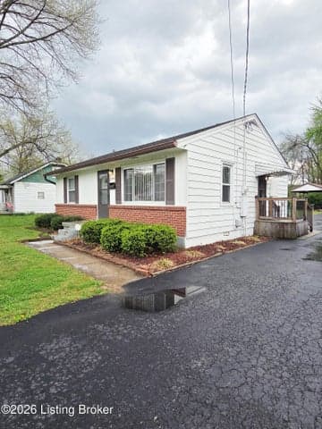 1256 Lipps Ln, Louisville - photo 2 of 6