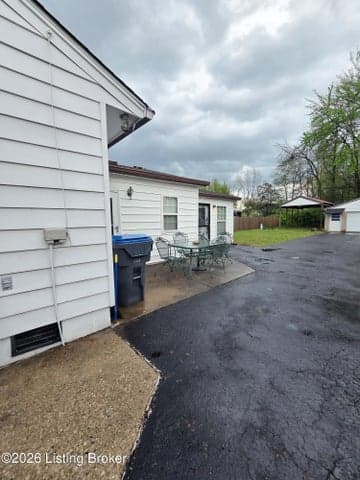 1256 Lipps Ln, Louisville - photo 3 of 6