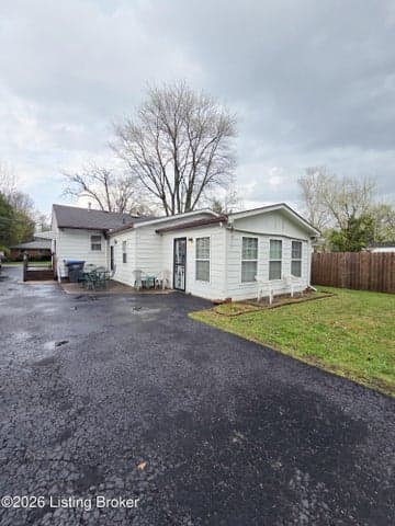 1256 Lipps Ln, Louisville - photo 4 of 6