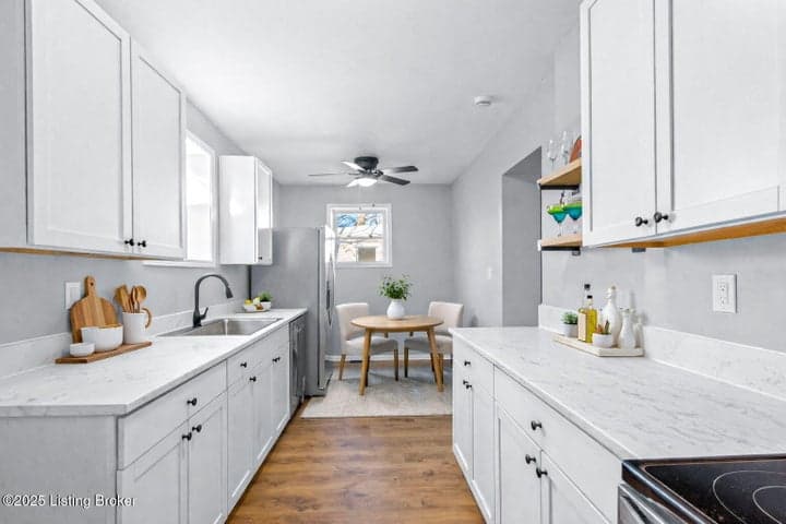 1042 Shelby St, Louisville - photo 5 of 36