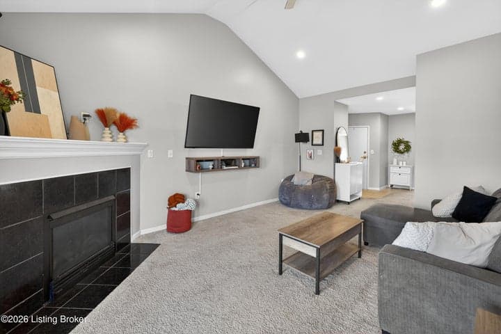 9316 Pine Lake Dr, Louisville