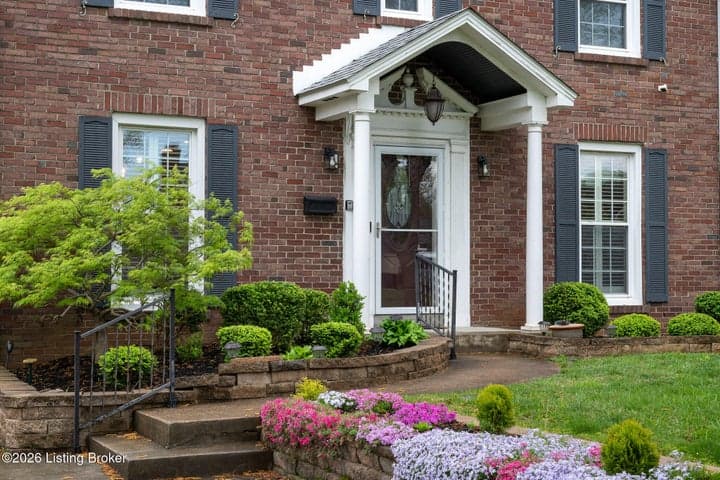 3021 Eleanor Ave, Louisville - photo 4 of 57