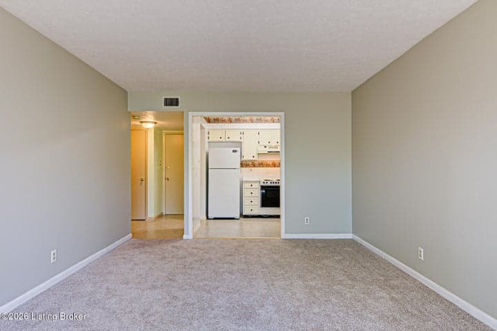 1935 Gardiner Ln, Louisville - photo 4 of 16