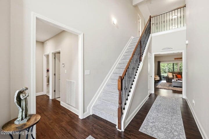 8909 Talon Ridge Dr, Louisville - photo 3 of 54